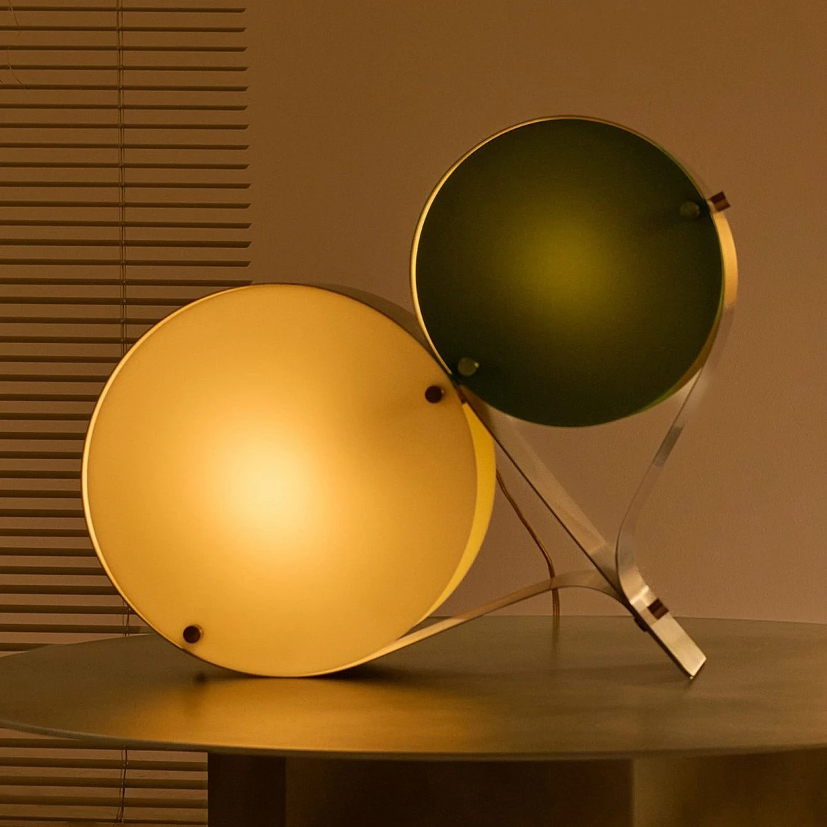 GUBI Coppia Bordlampe - Bronze, Ivory & Olive