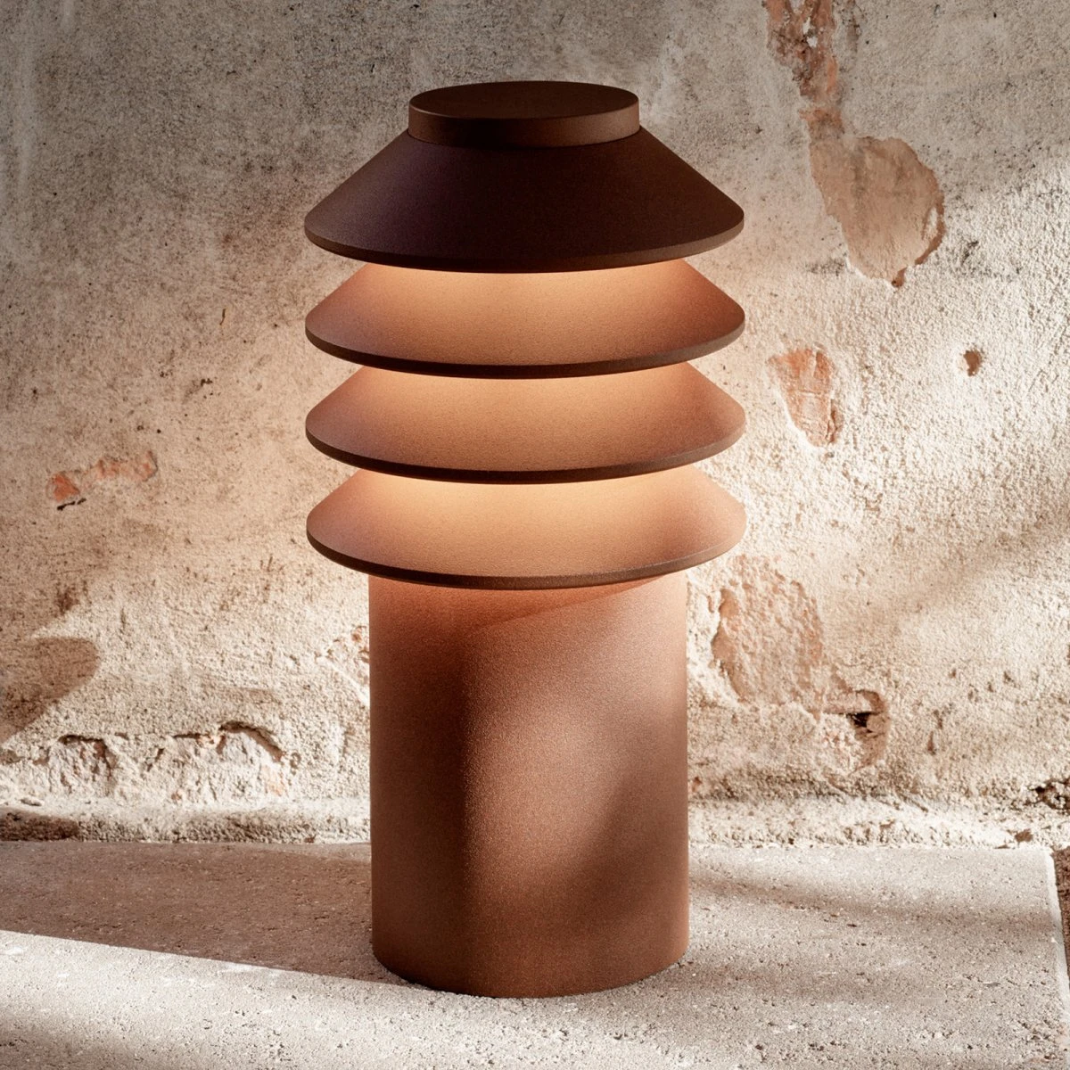 Louis Poulsen Bysted Garden fodplade i corten, 25 cm
