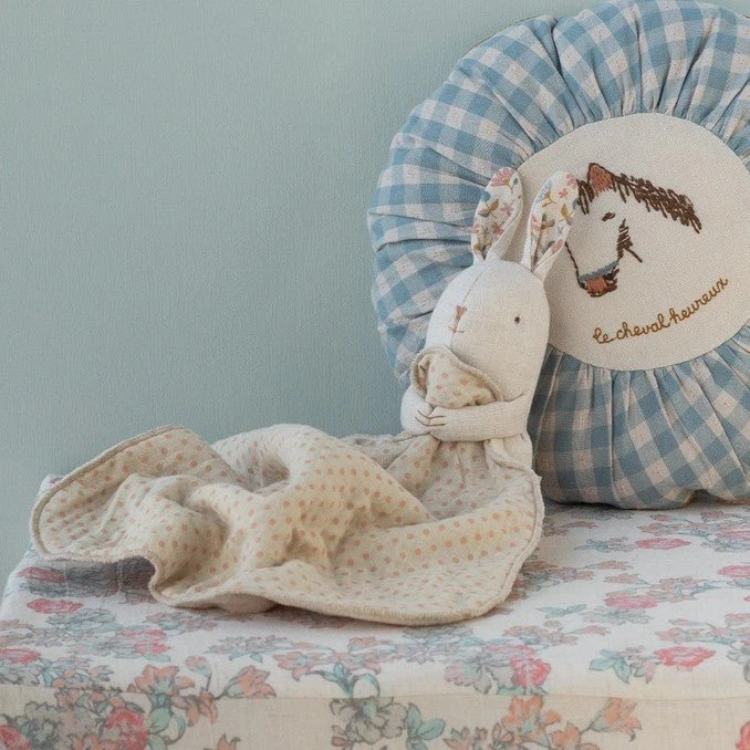 Maileg Natur Lullaby Friends Kanin med nusseklud