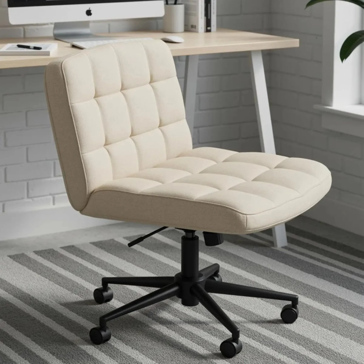 Ergonomisk kontorstol i beige hør med bredt sæde