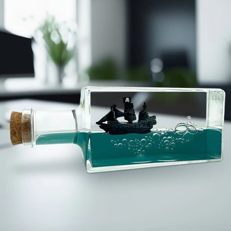 Mikamax Unsinkable Piratskib - Skrivebordsdekoration