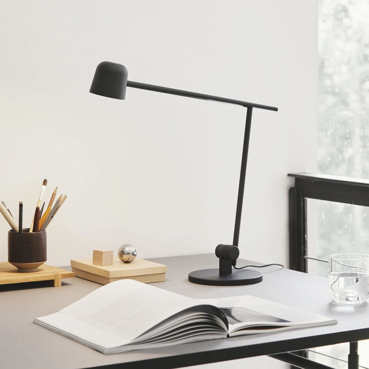 Frandsen Satellite Bordlampe - Matt Black