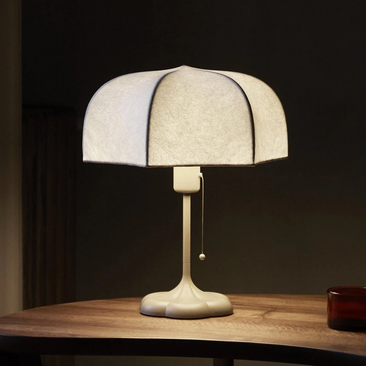 Ferm Living Poem Bordlampe White/Cashmere - Ø30x42 cm