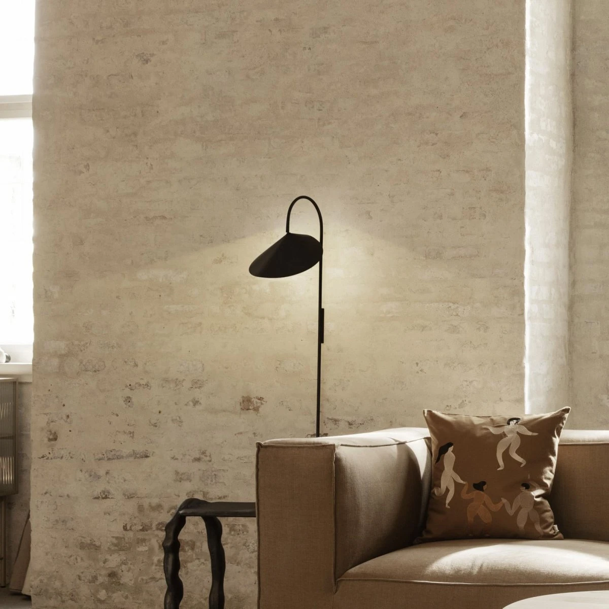 ferm LIVING Arum Swivel væglampe, sort, 47 cm