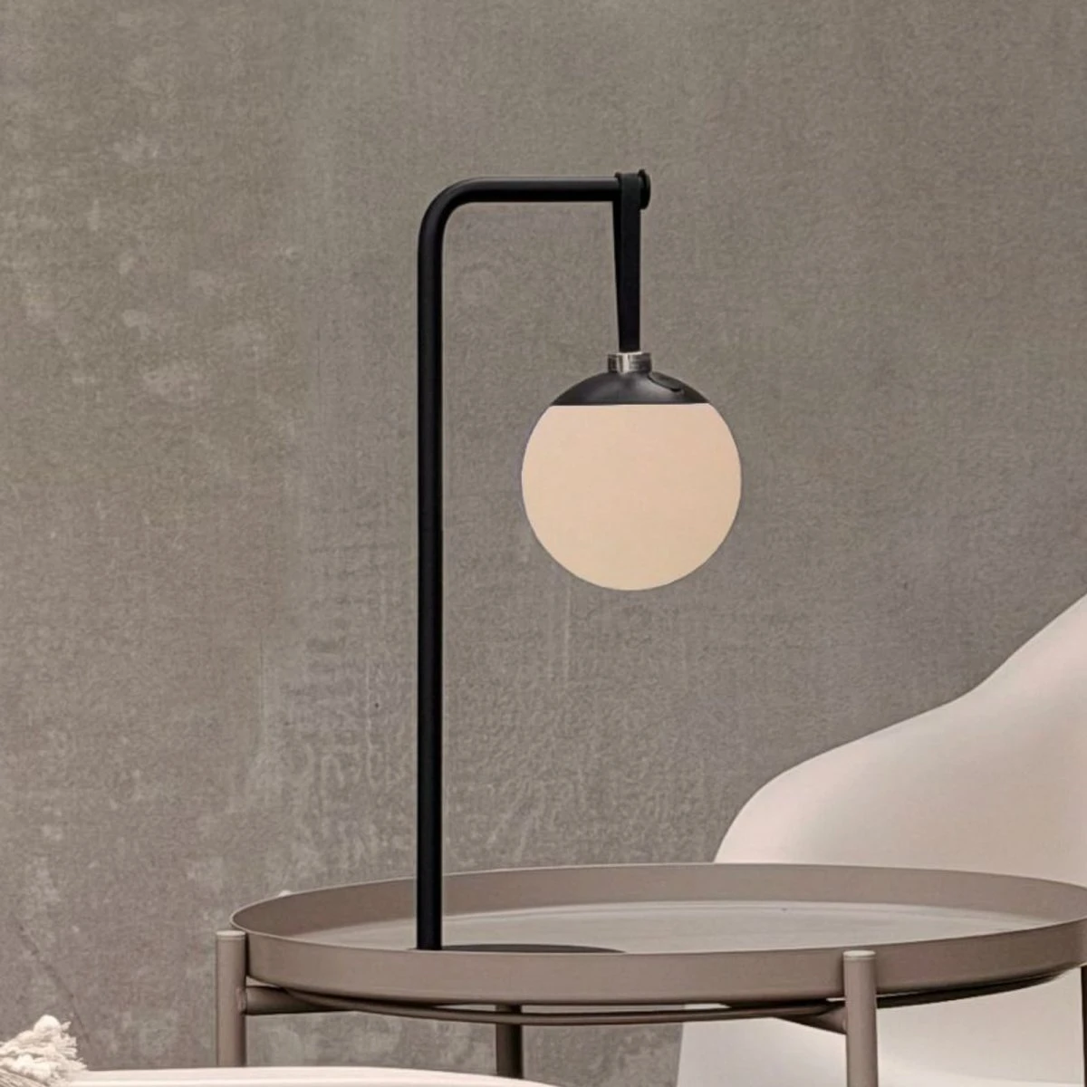 Dyberg Larsen Odin Light med bordfod - Sort - Genopladelig