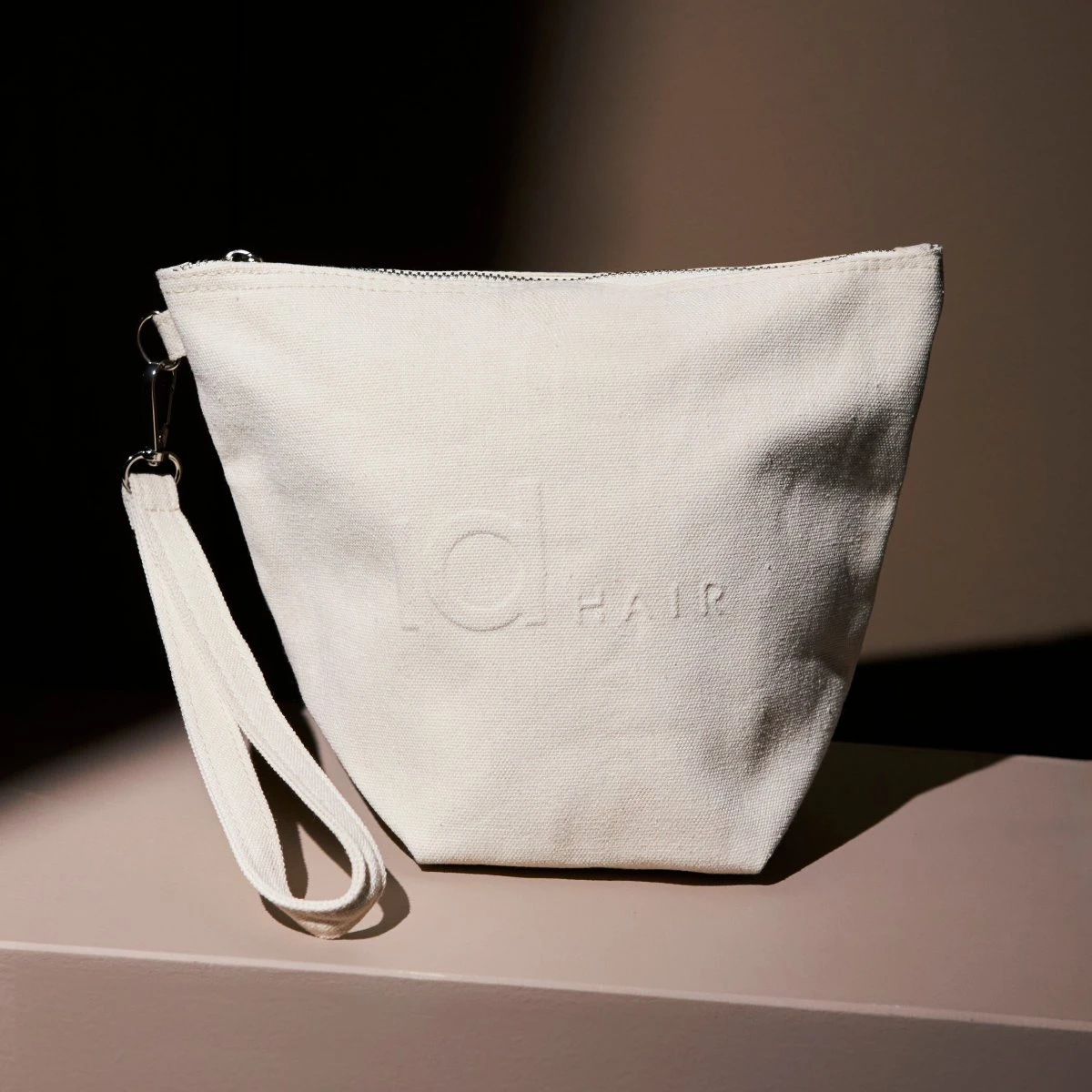 IdHAIR Merchandise Beauty Bag Hvid