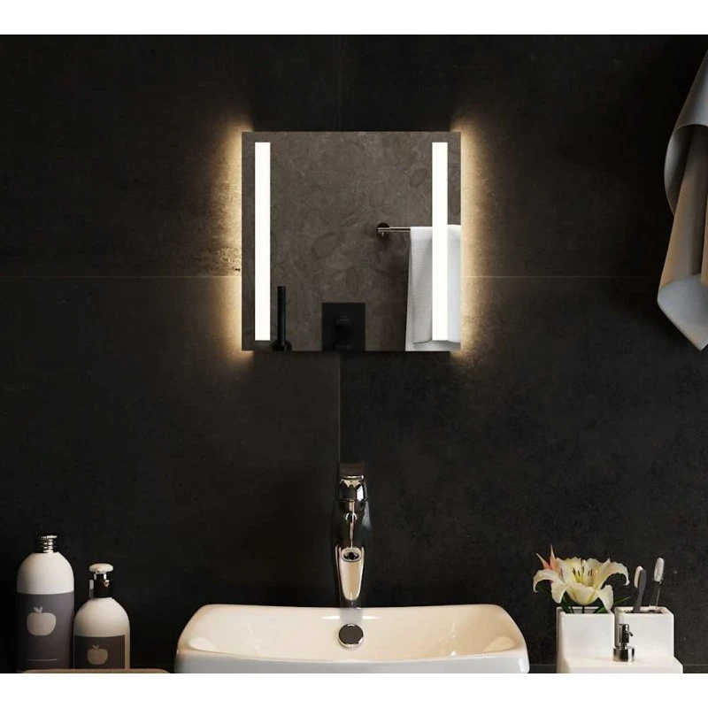 LED badeværelsesspejl 30x30 cm IP65 med USB