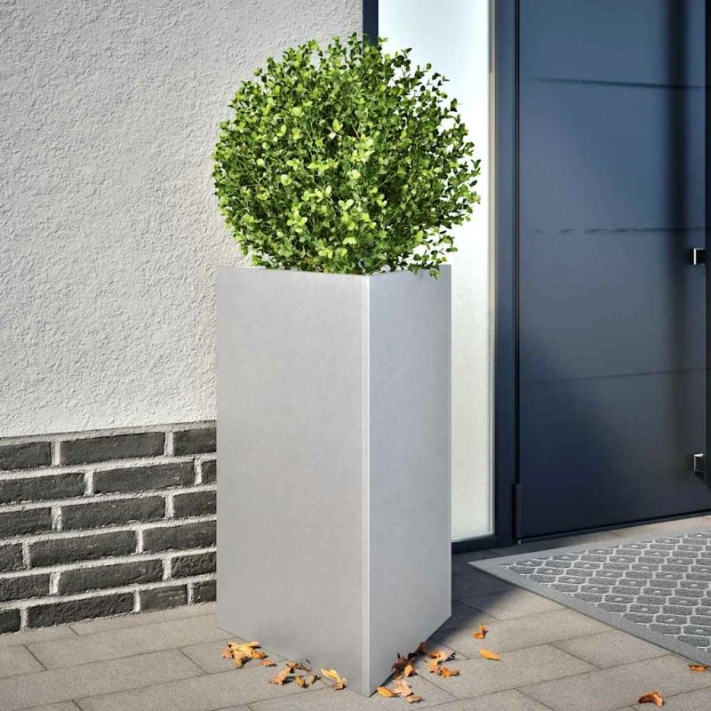 Trekantet plantekasse i galvaniseret stål 50x43x75 cm