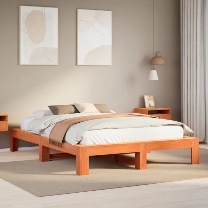 Sengeramme i massivt fyrretræ 140x190 cm – gyldenbrun
