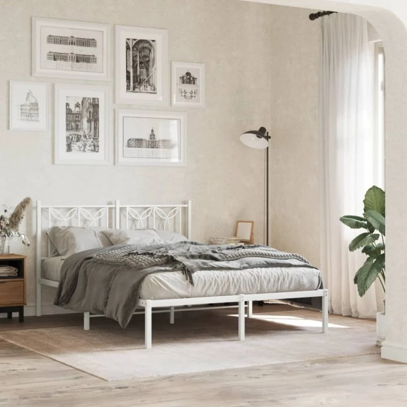 Sengeramme med sengegavl 135x190 cm - hvid metal