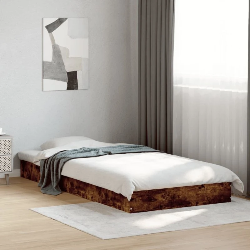 Sengeramme 75x190 cm i konstrueret træ - Røget eg