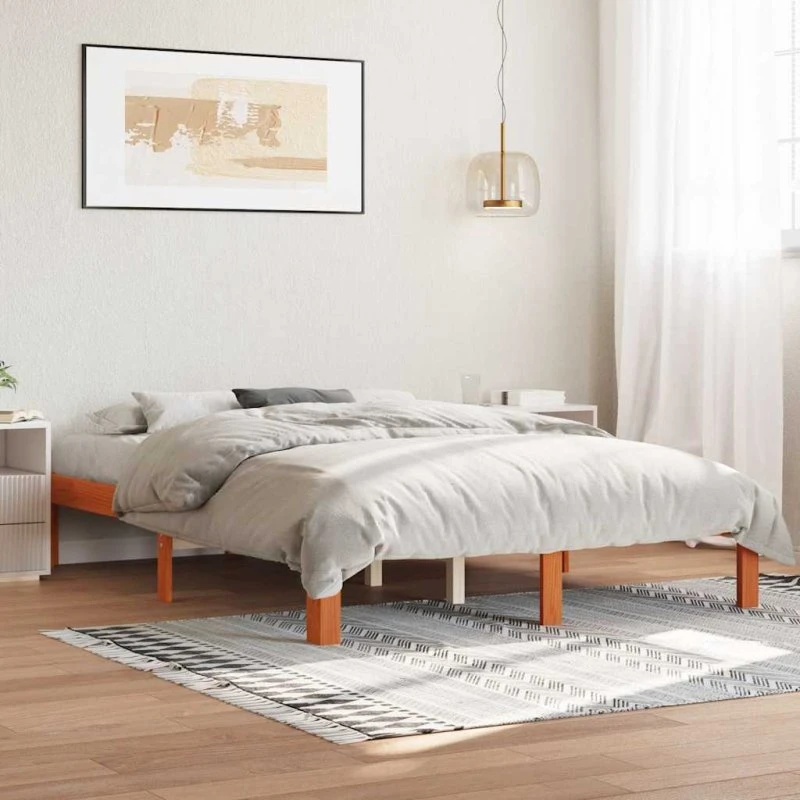 Sengeramme 140x190 cm i massivt fyrretræ – gyldenbrun
