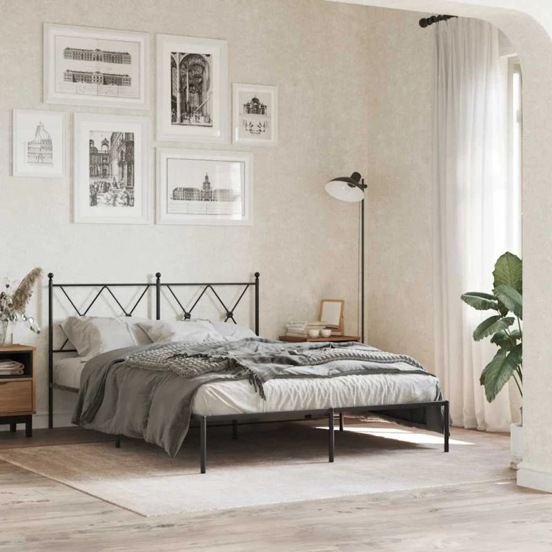 Sort metal sengeramme med sengegavl 140x190 cm
