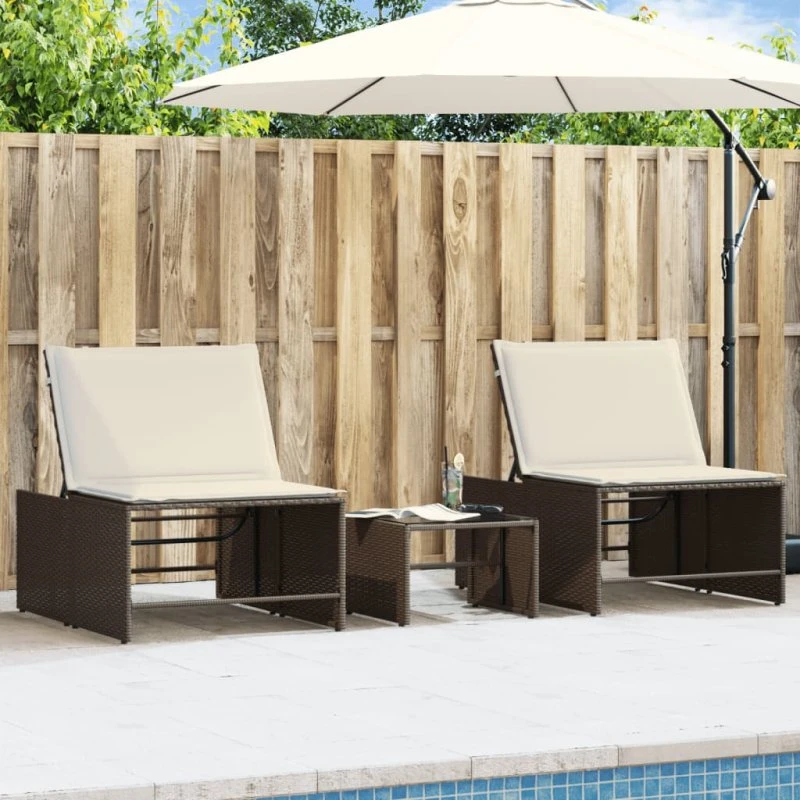 Liggestole 2 stk. med bord i brun polyrattan