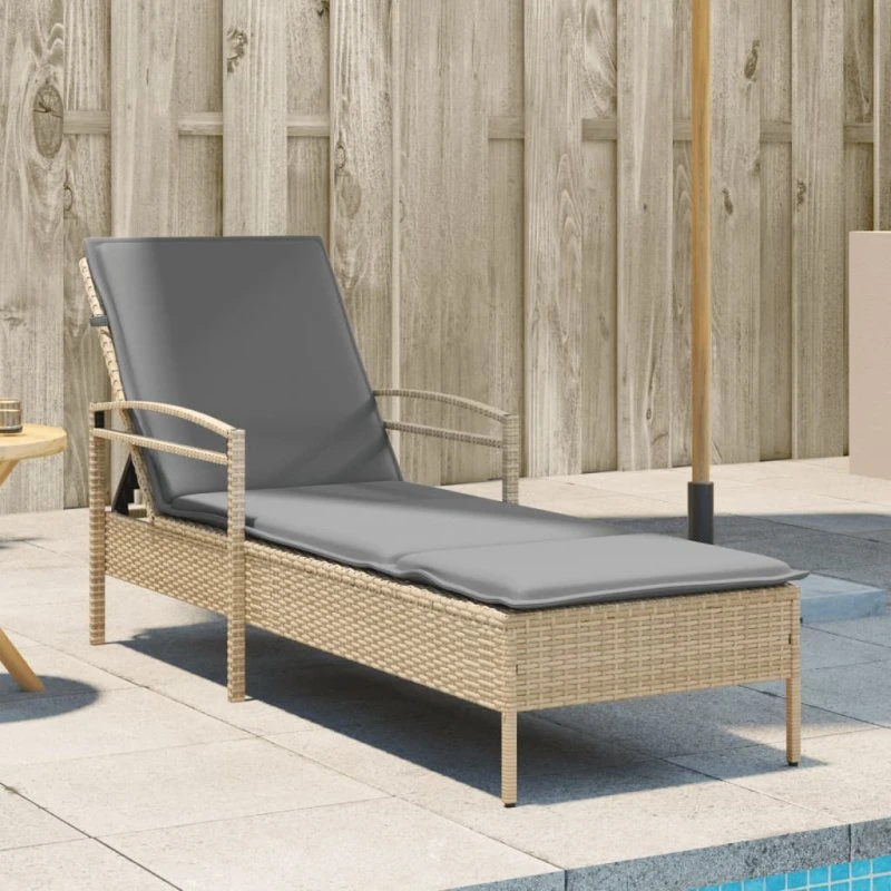 Liggestol i polyrattan med hynde 63x200x81 cm – beige