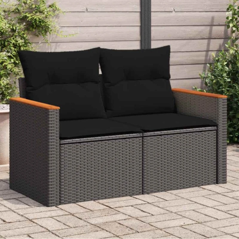 2-personers havesofa i sort polyrattan med hynder