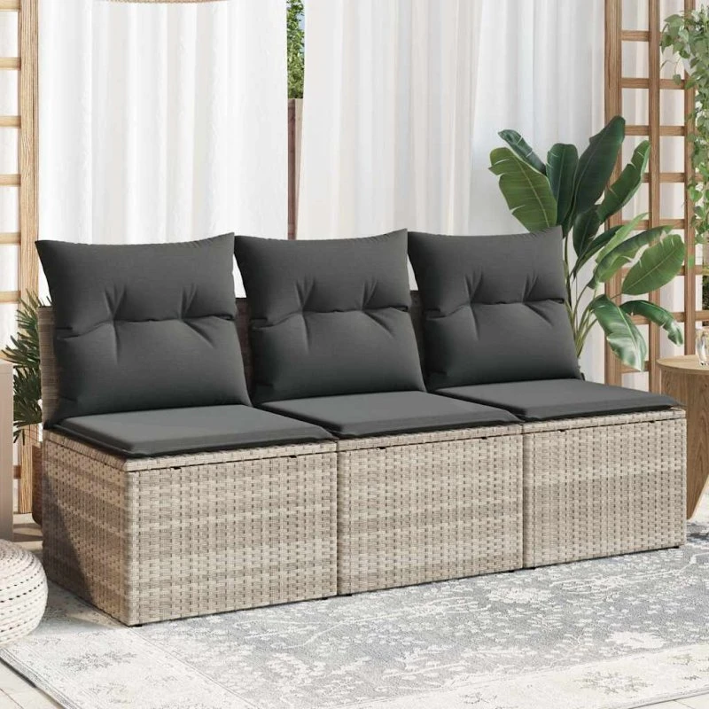 3-personers havesofa i lysegrå polyrattan med hynder