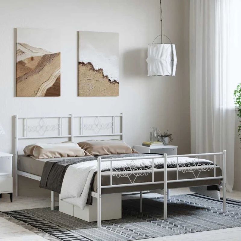 Sengeramme i hvidt metal 135x190 cm med gavl