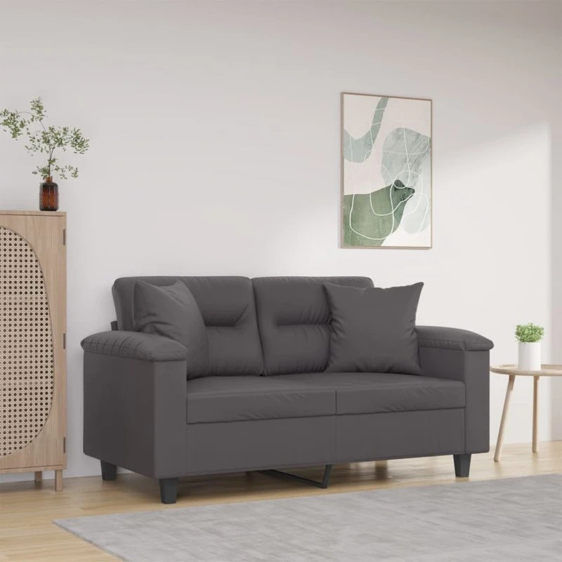 2-personers sofa 120 cm i gråt kunstlæder med pyntepuder