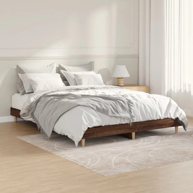 Sengestel 135x190 cm i konstrueret træ – Brun eg