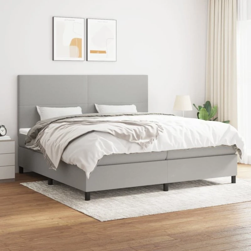 Kontinentalseng 200x200 cm i lysegråt stof med pocketmadras