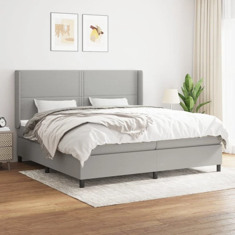 Kontinentalseng 200x200 cm i lysegråt stof med pocketmadras