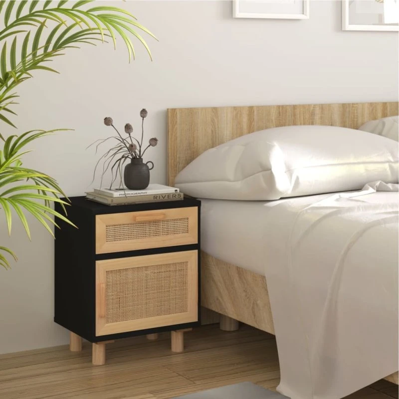 Sengebord i massivt fyrretræ med rattan – sort