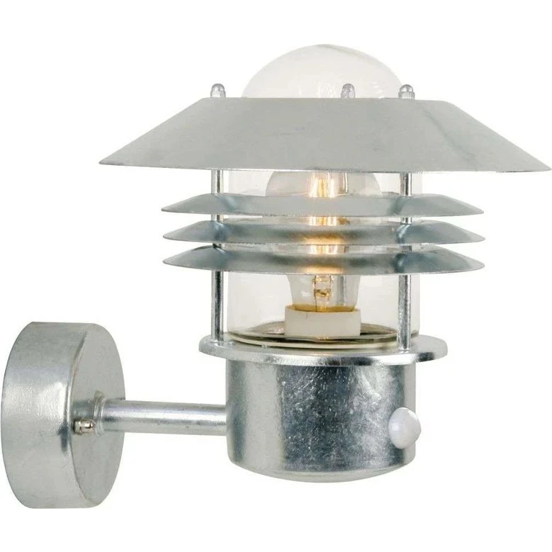 Nordlux Vejers Væglampe med sensor, galvaniseret