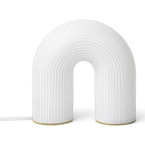 ferm LIVING Vuelta Bordlampe – Hvid opalglas, LED