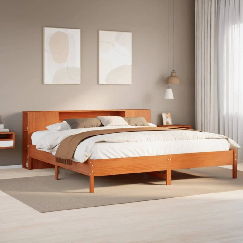 Seng med bogreol 200x200 cm i massivt fyrretræ – gyldenbrun