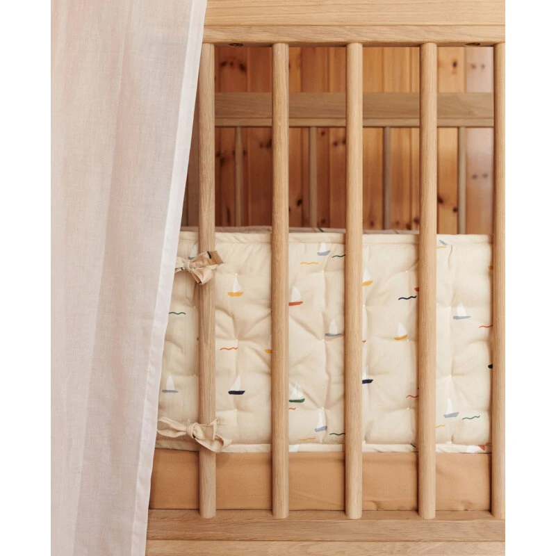 Nori sengerand Pond Boats - quiltet, økologisk (60×120/70×140)