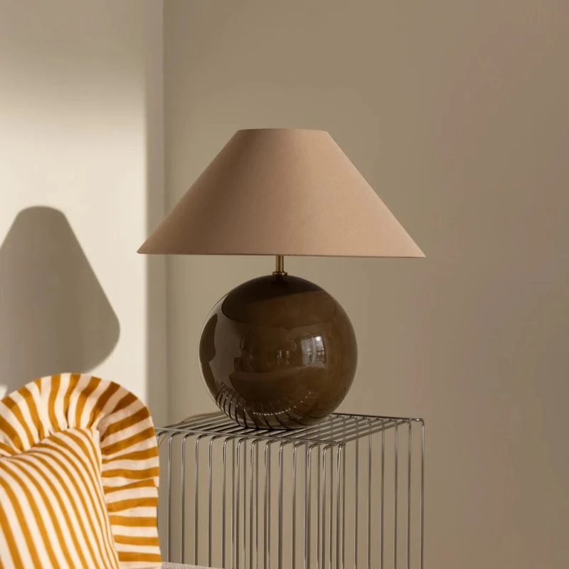 Globen Lighting Iris 45 bordlampe 45 cm mokka