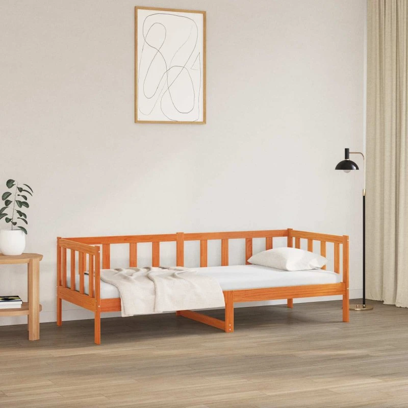 Sengestel i massivt fyrretræ med hovedgærde 90x190 cm
