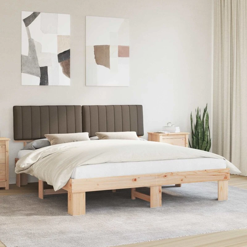 Sengestel i fyrtræ med polstret hovedgavl 180x200, gråbrun