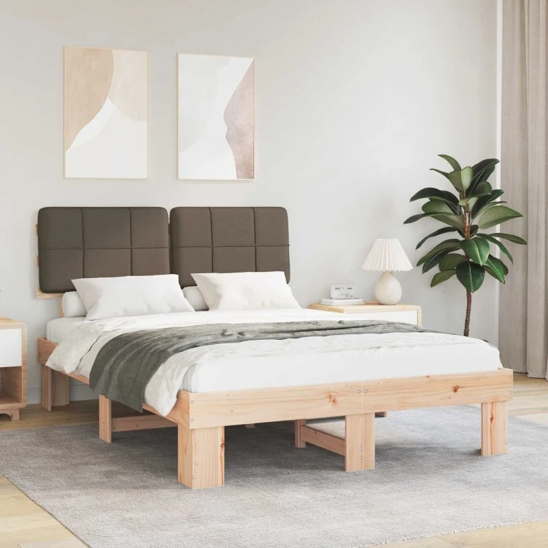 Sengestel i massivt fyrretræ med polstret hovedgavl 120 x 190