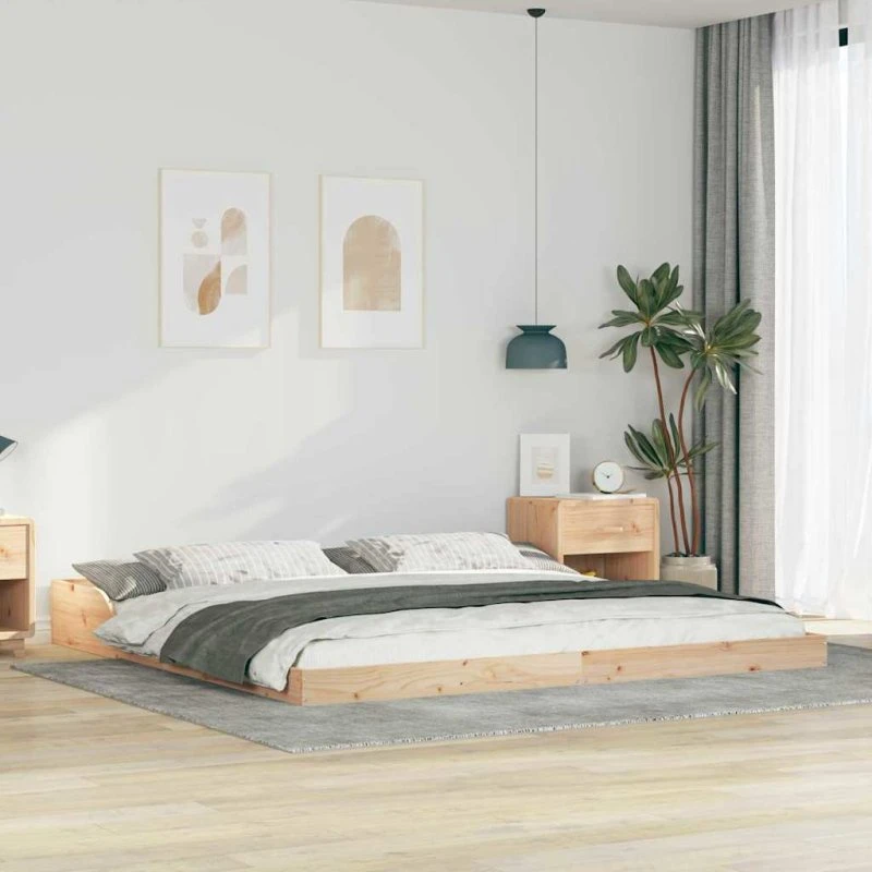 Sengestel 200x200 cm i massivt fyrretræ – brun