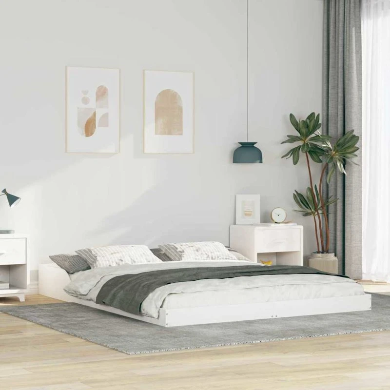 Hvid sengestel i massivt fyrretræ 140x220 cm