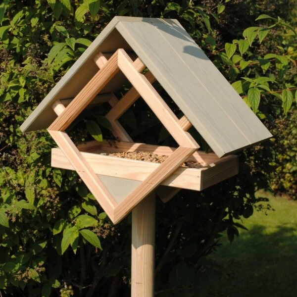 HORTUS fuglefoderhus i fyrretræ med olivengrønt tag og umalet stander