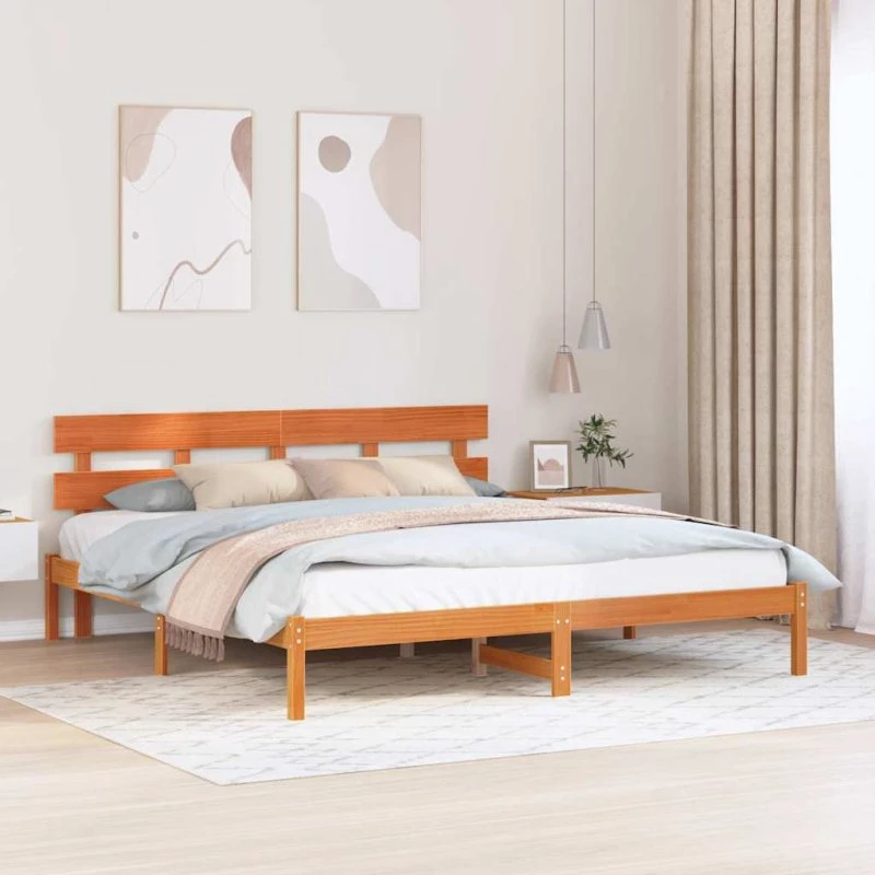 Sengestel i massivt fyrretræ med hovedgærde 180x200 cm