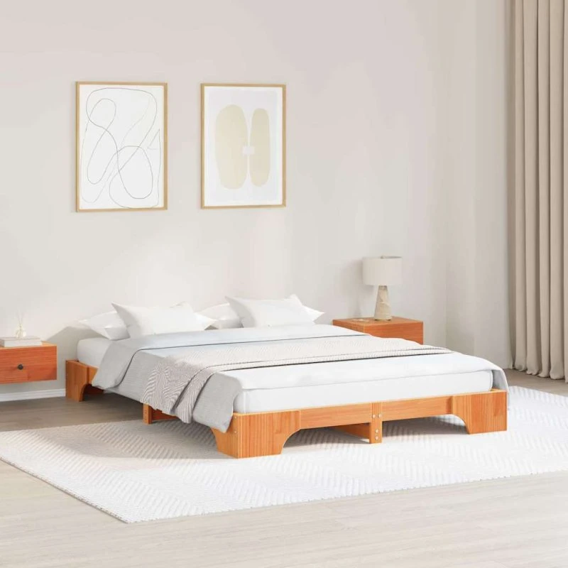 Sengestel i massivt fyrretræ 140 x 200 cm – gyldenbrun