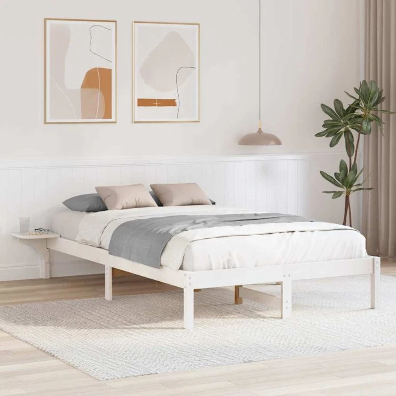 Hvid sengestel i massivt fyrretræ 140x190 cm med natborde