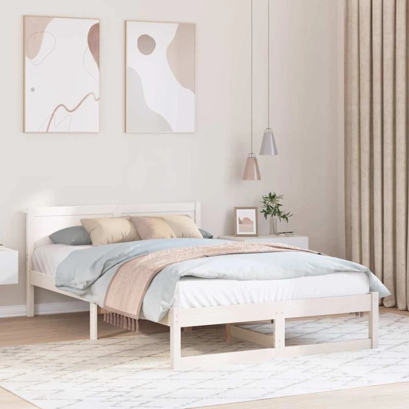 Hvidt sengestel i massivt fyrretræ 135x190 cm med hovedgærde