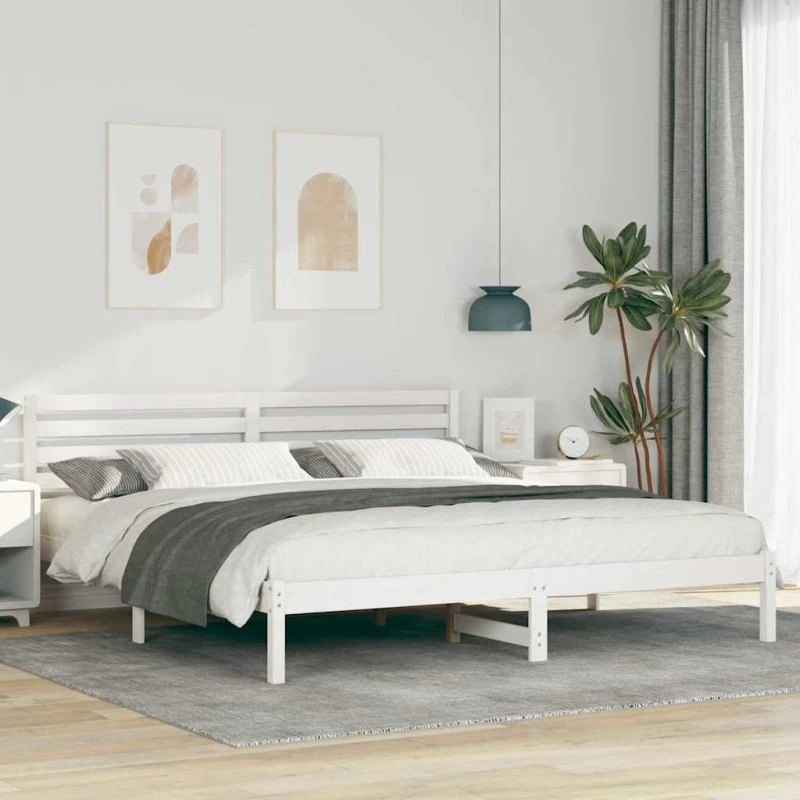 Sengestel 200x200 cm i massivt fyrretræ – hvidt hovedgærde