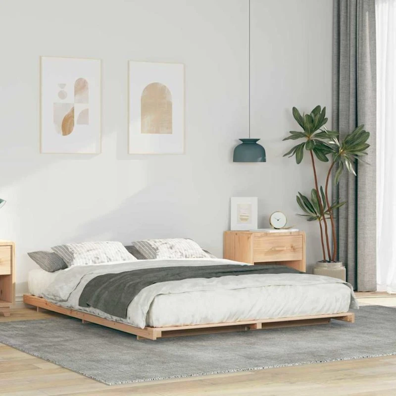 Gulvseng i massivt fyrretræ 150x200 cm – brun