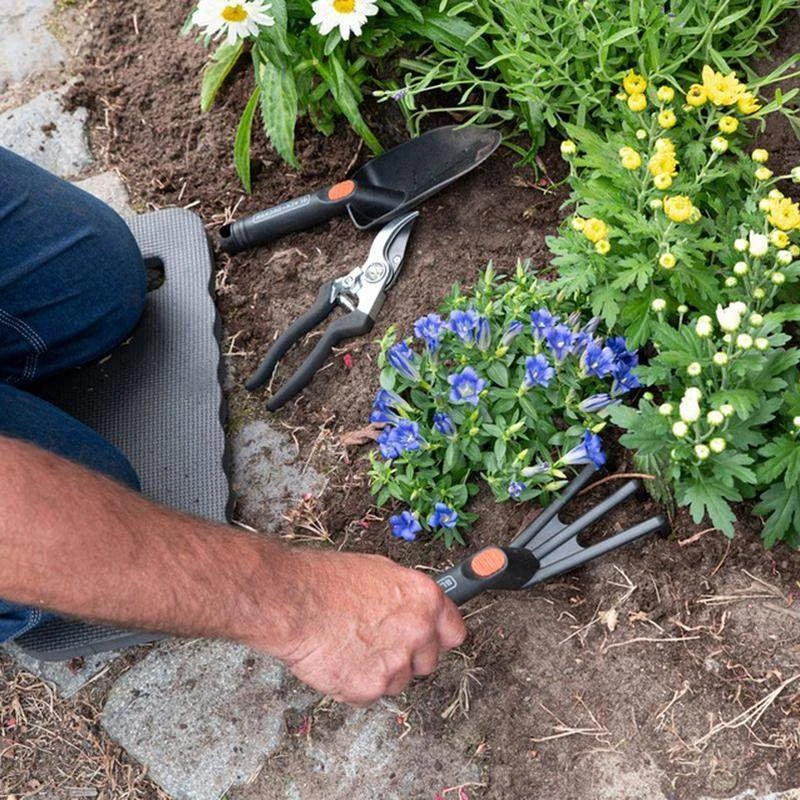 BLACK+DECKER Haveredskabssæt 4 dele – Skovl, Sekatør, Gaffel, Knoer
