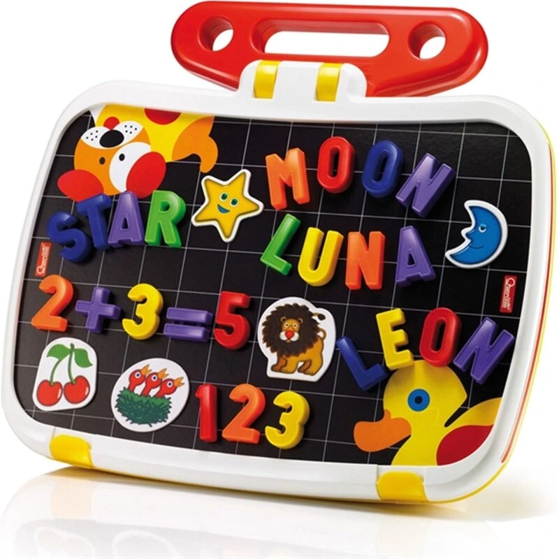 Quercetti 2-i-1 magnettavle med bogstaver & tal (35,5x42,1 cm)