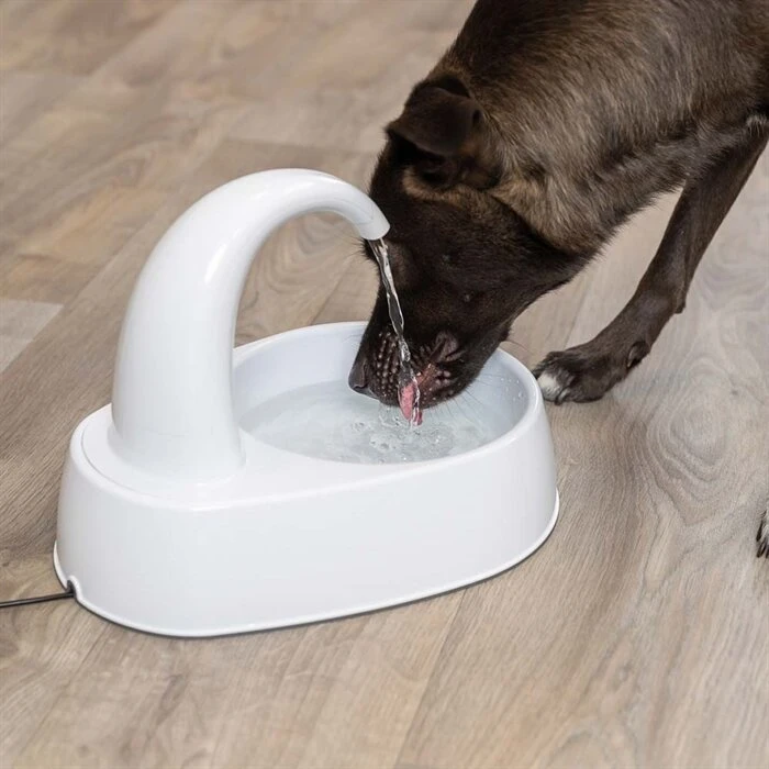 Trixie Curved Stream kurvet drikkefontæne 2,5 L – hvid