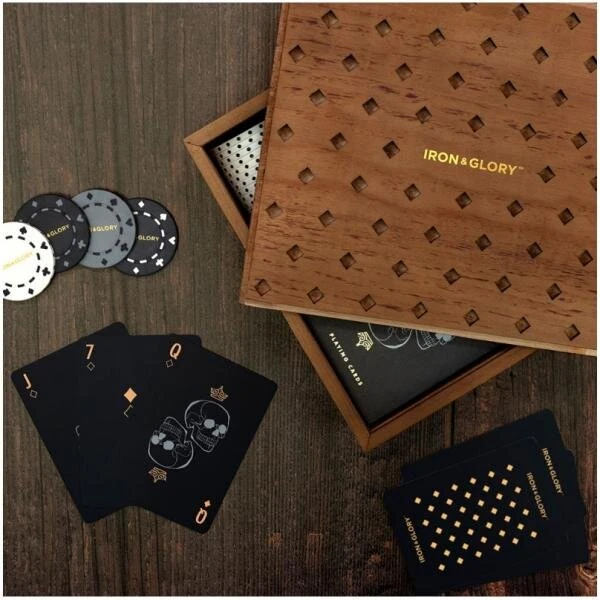 Iron & Glory Pokerset – Dead Man's Hand i trækasse (100 chips)