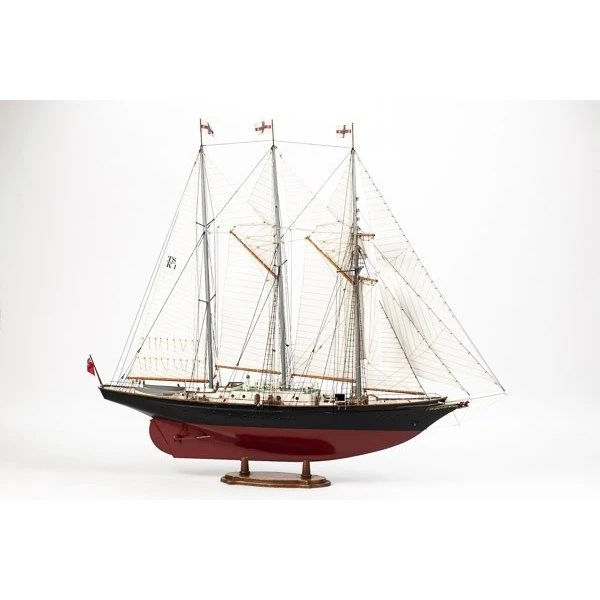 Billing Boats Sir Winston Churchill 1:75 Træskrog