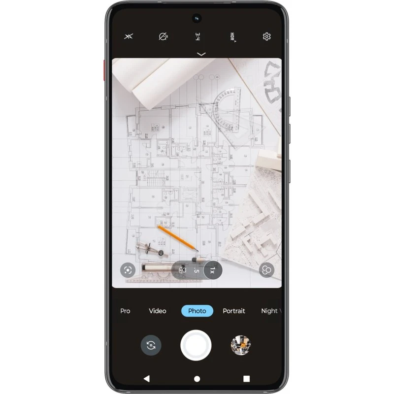 Motorola ThinkPhone 6.6" 256GB Carbon Sort